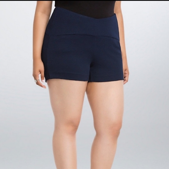 High-waisted Textured Shorts - Picture 1 of 1